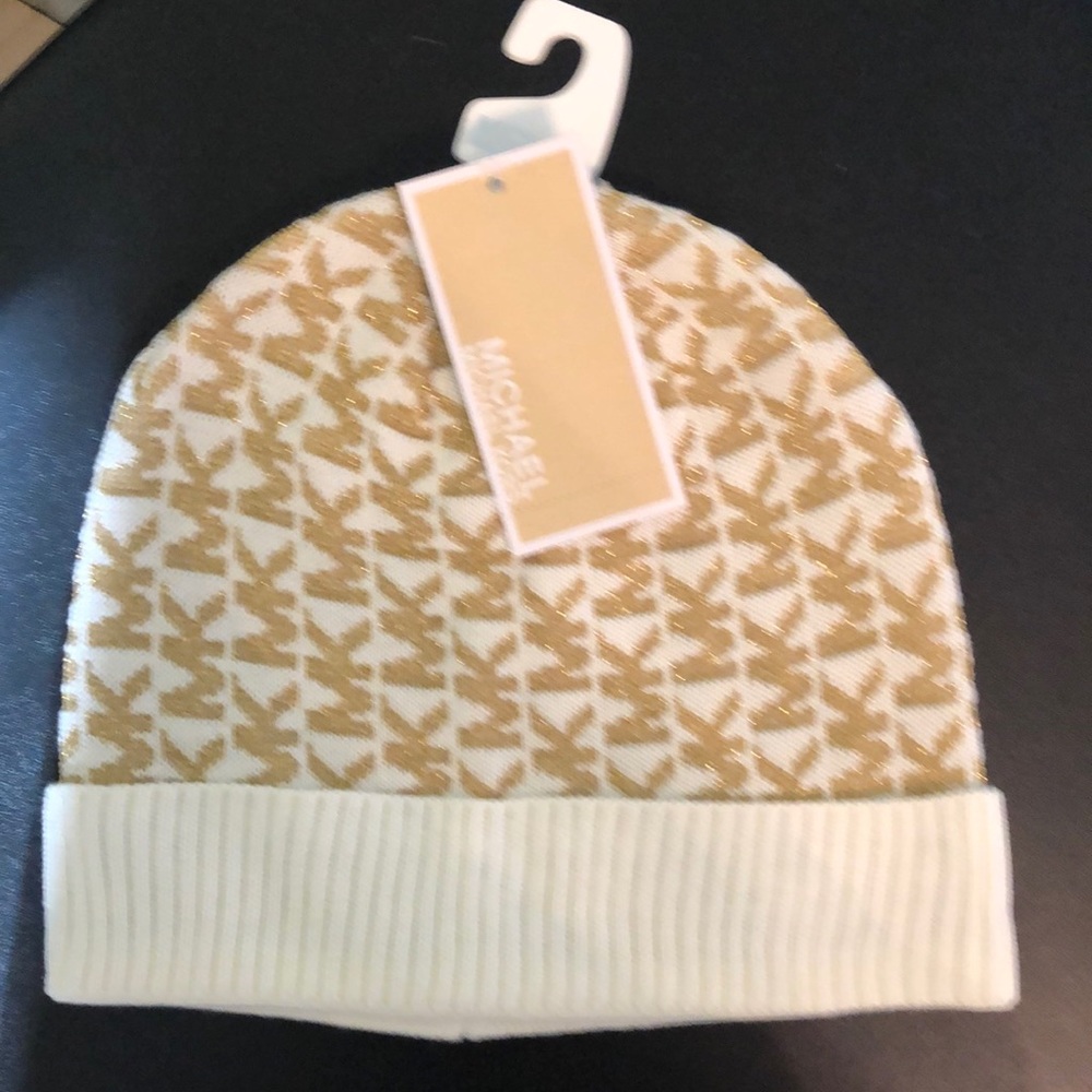 MAJOR MARK DOWN -  Michael KORS Beanie....One Size